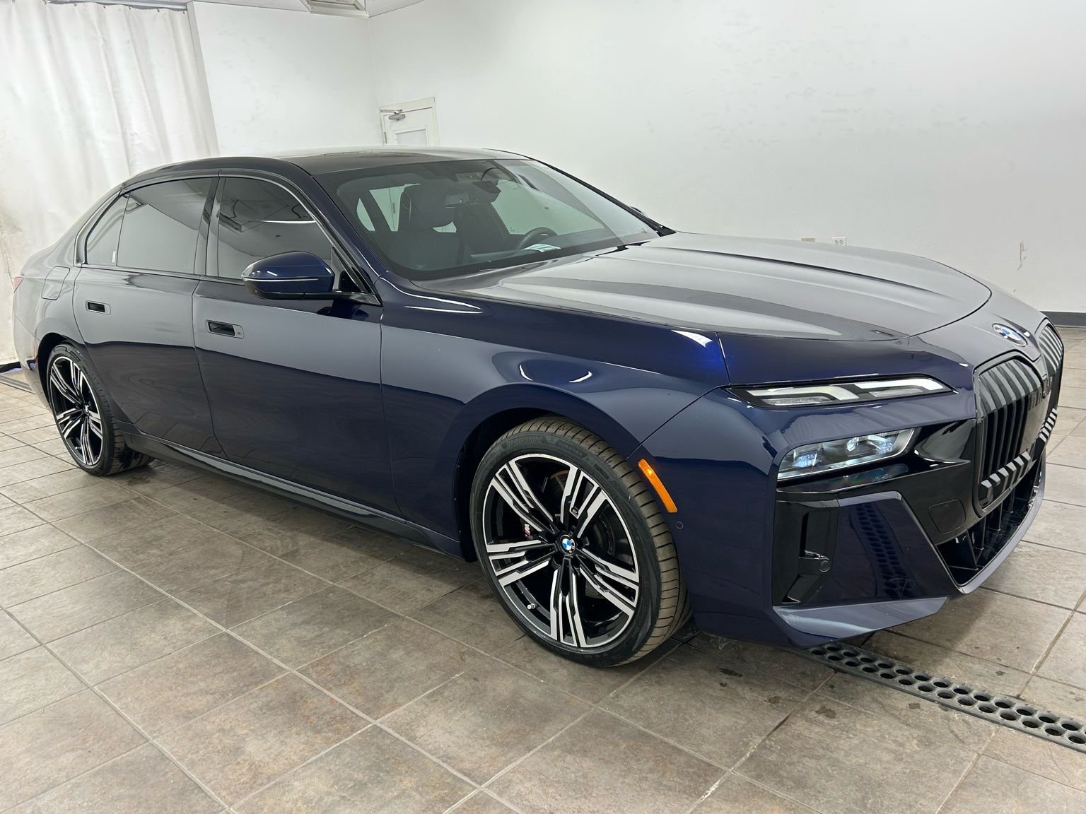 Used 2023 Tanzanite Blue II Metallic BMW 760i xDrive image 6