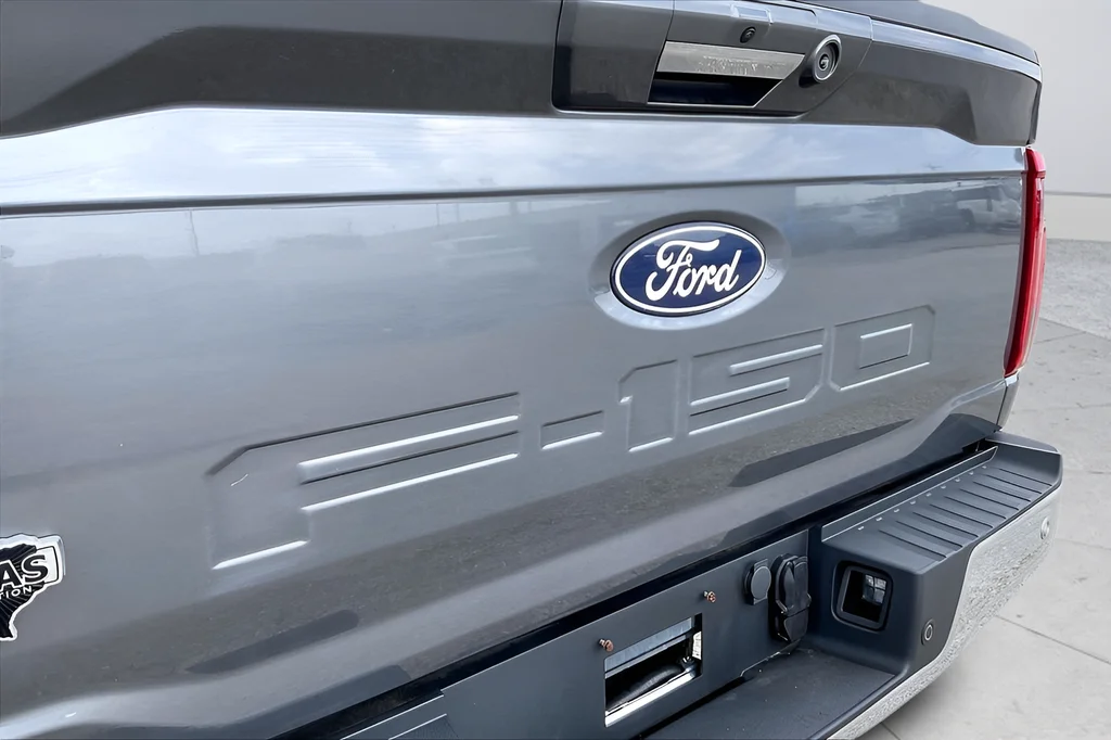 Used 2024 Gray Ford XLT image 33