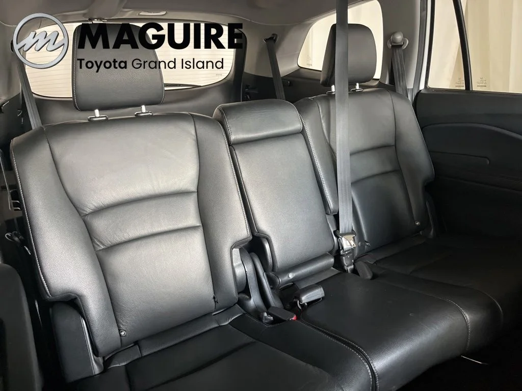 Used 2022 White Honda EX-L image 35