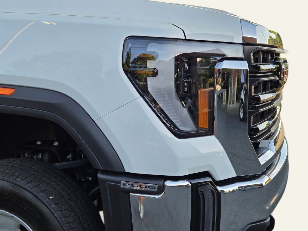 Used 2025 White GMC Pro image 4