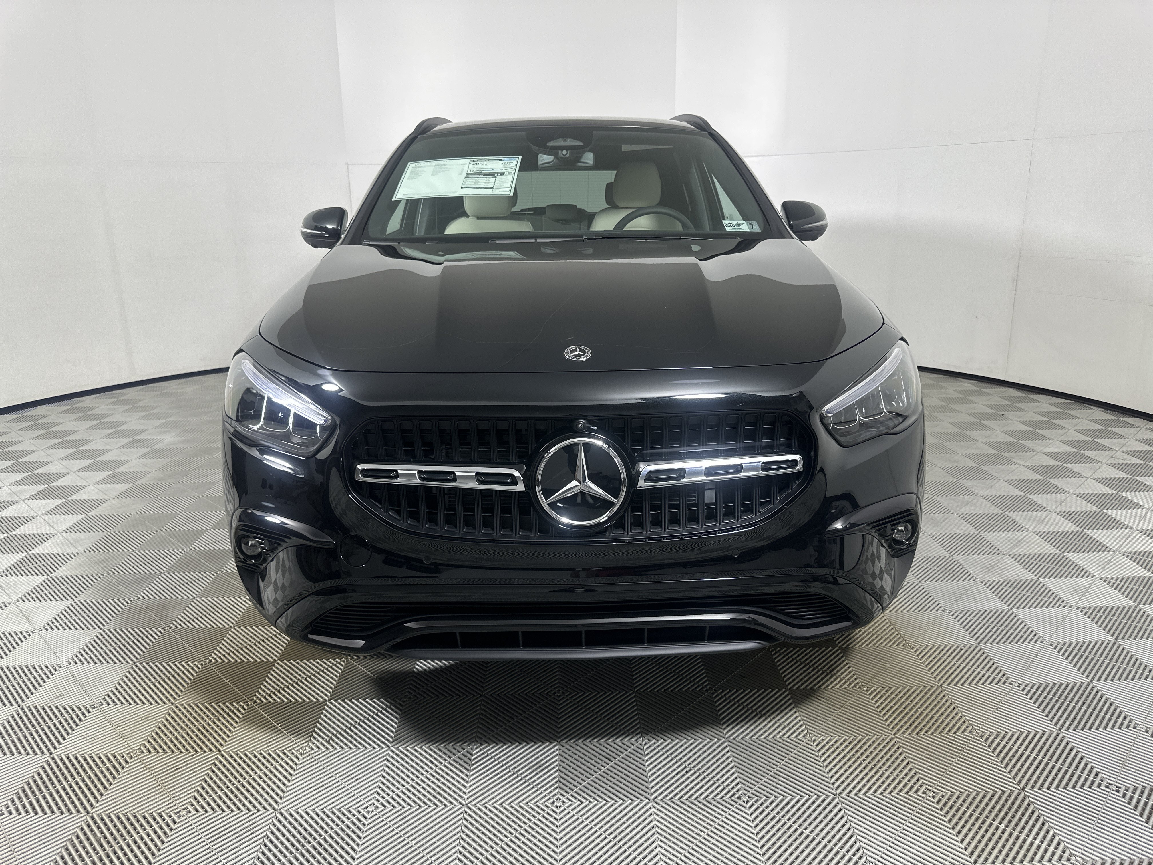 New 2026 COSMOS BLACK METALLIC Mercedes-Benz GLA 250 image 2
