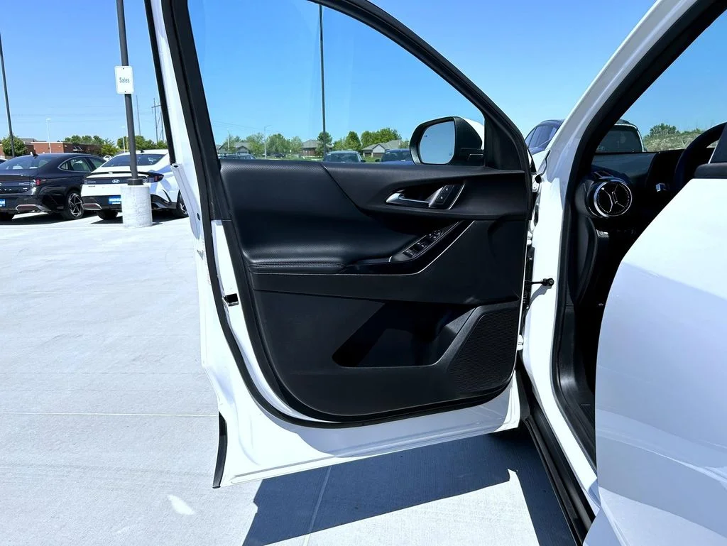 2025 Chevrolet Equinox LT - Photo 10