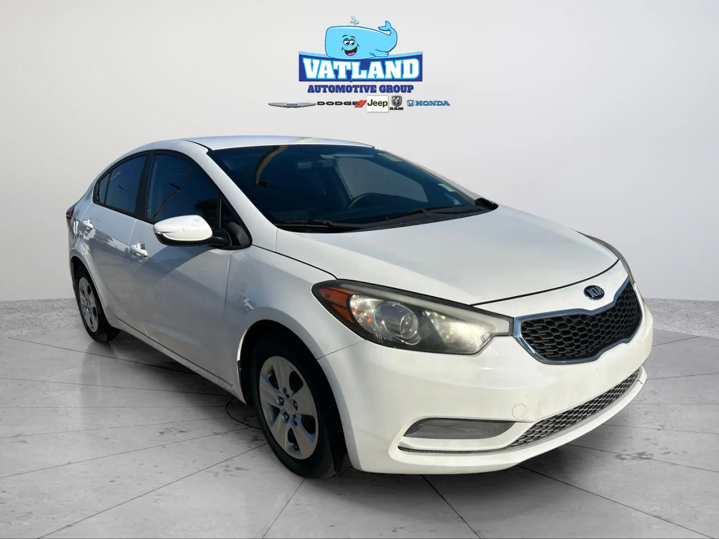 Used 2016 Clear White Kia LX image 7
