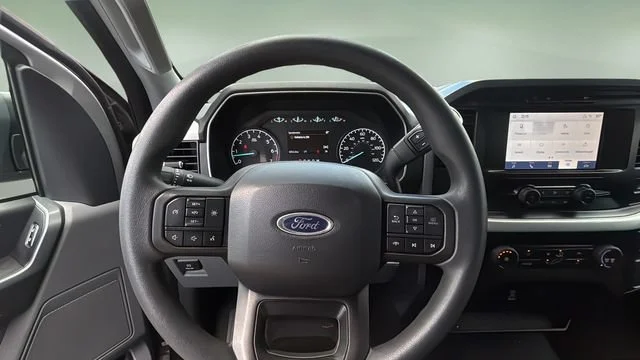 Used 2023 Silver Ford XLT image 12