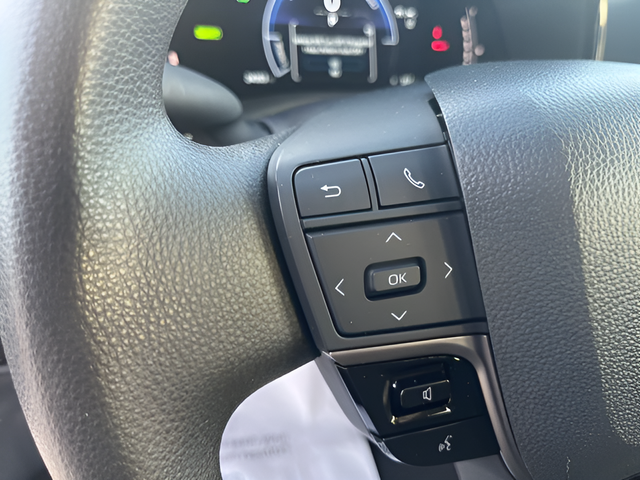 2025 Toyota Camry LE - Photo 15