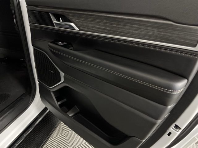 2023 Jeep Wagoneer L Series III - Photo 25