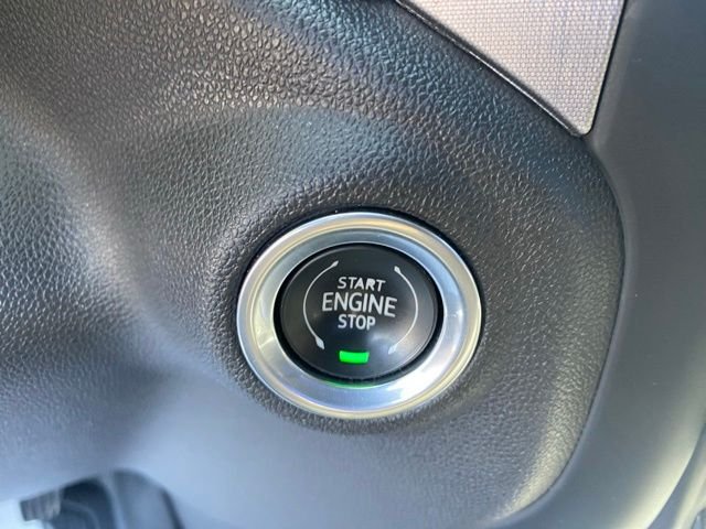 Used 2020 Black GMC SLT image 22