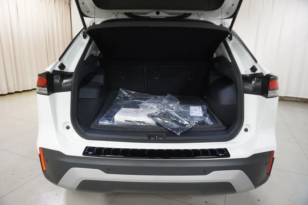 New 2026 Pure White Volkswagen 2.0T S image 26
