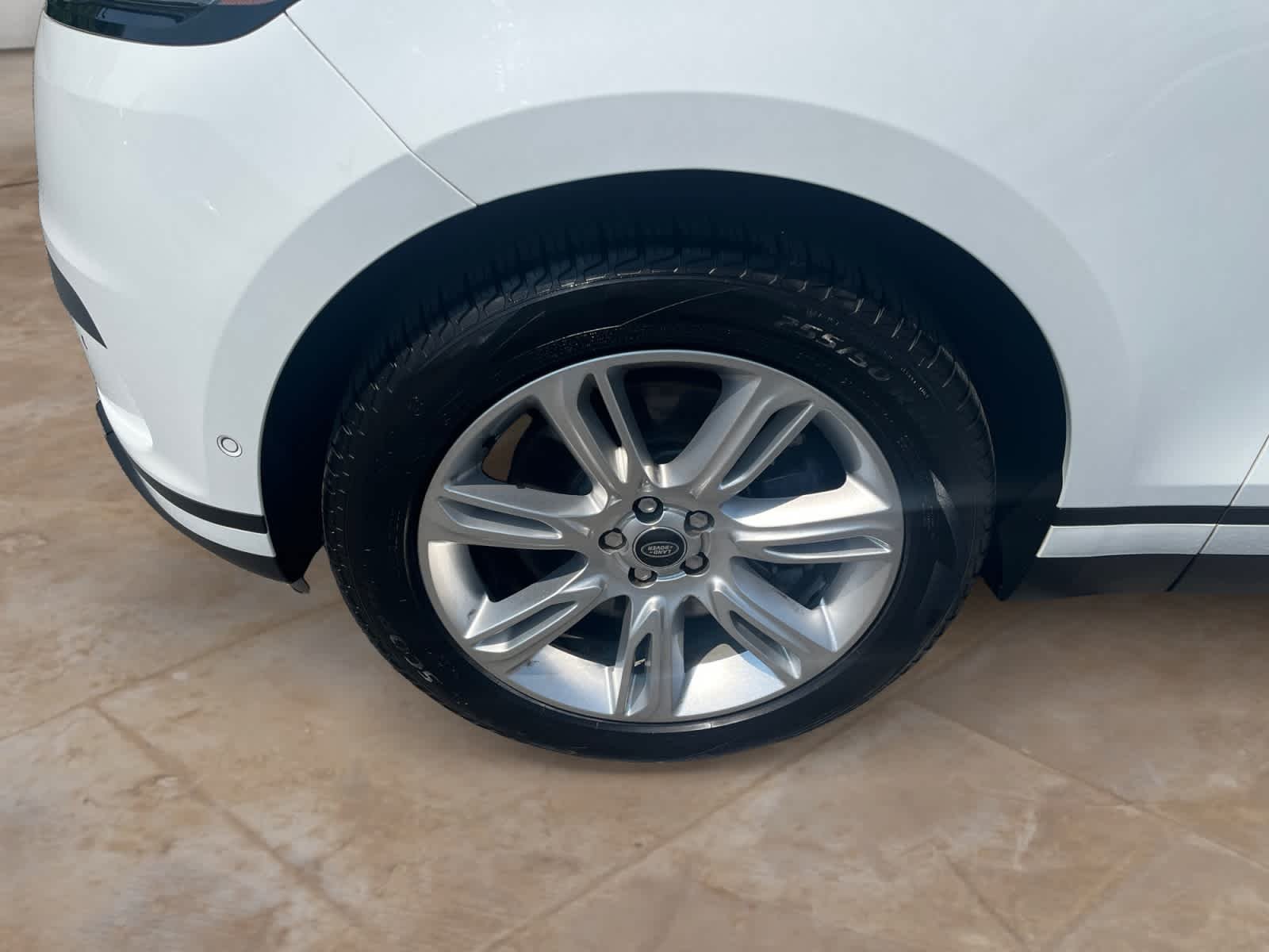 Certified Used 2026 Fuji White Land Rover S image 14