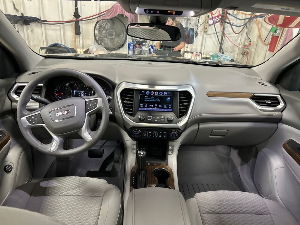 Used 2017 Black GMC SLE-2 image 18