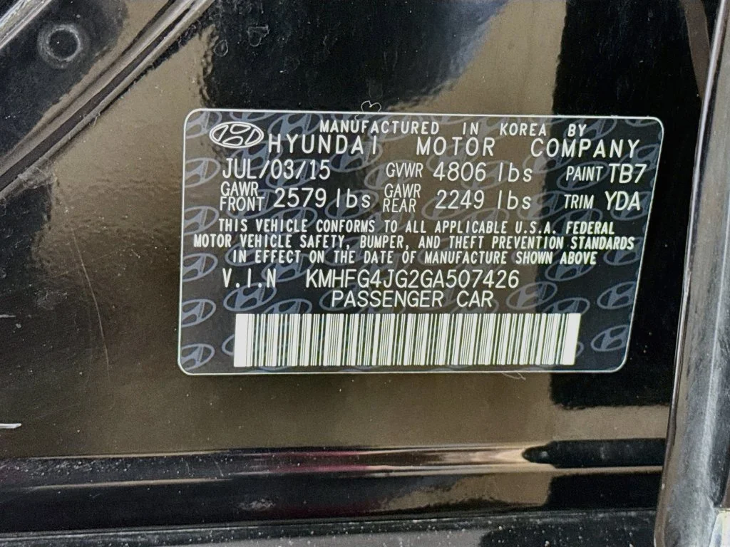 Used 2016 Black Hyundai Base image 40