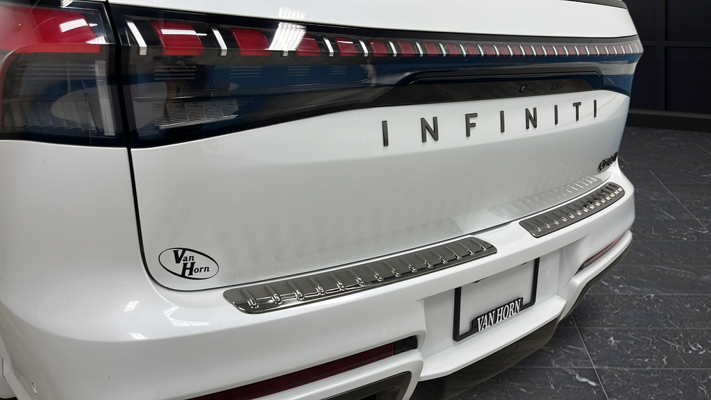 Used 2025 Radiant White/Black Obsidian INFINITI AUTOGRAPH image 41