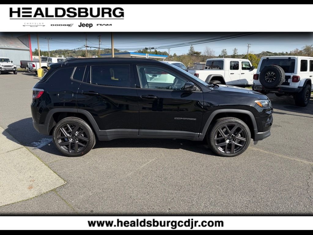 New 2026 Diamond Black Crystal Pearlcoat Jeep Limited image 6