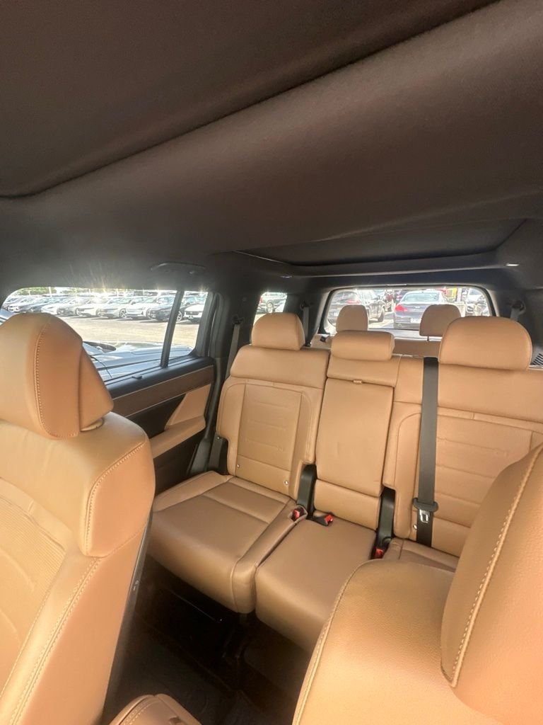 Used 2025 Serenity White Hyundai Limited image 4