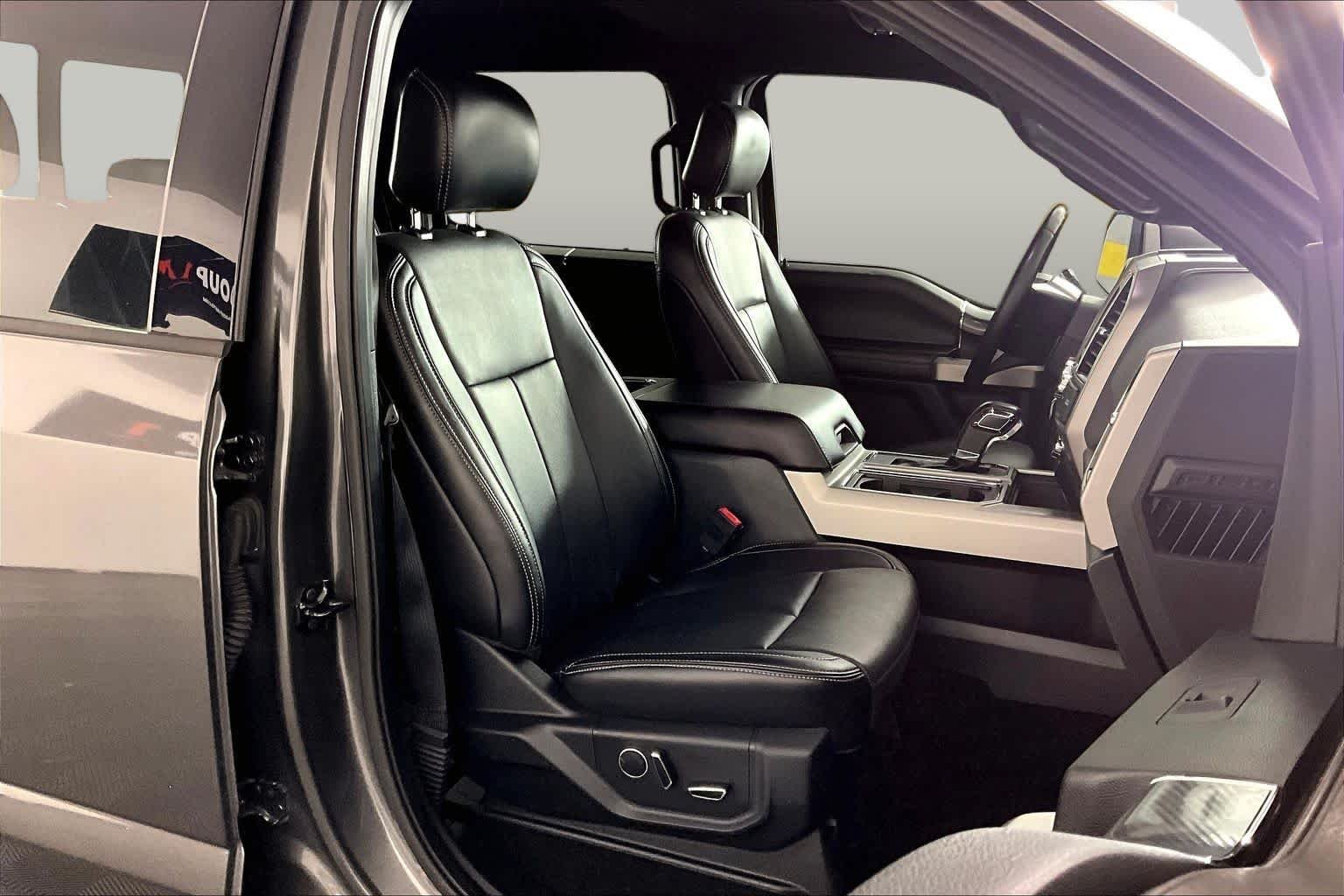 Used 2018 Magnetic Ford LARIAT image 9