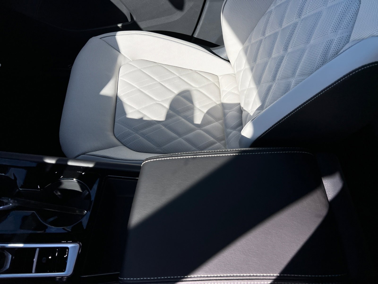 2025 Volkswagen Atlas Cross Sport SEL Premium R-LINE - Photo 14