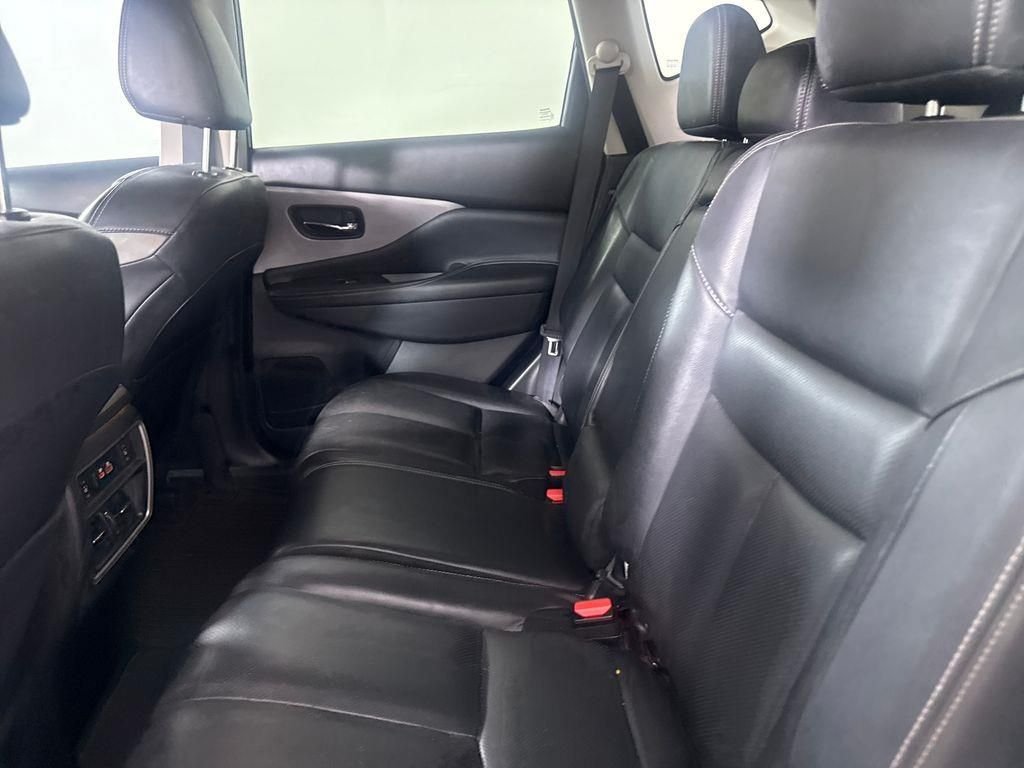 Used 2020 White Nissan SL image 25