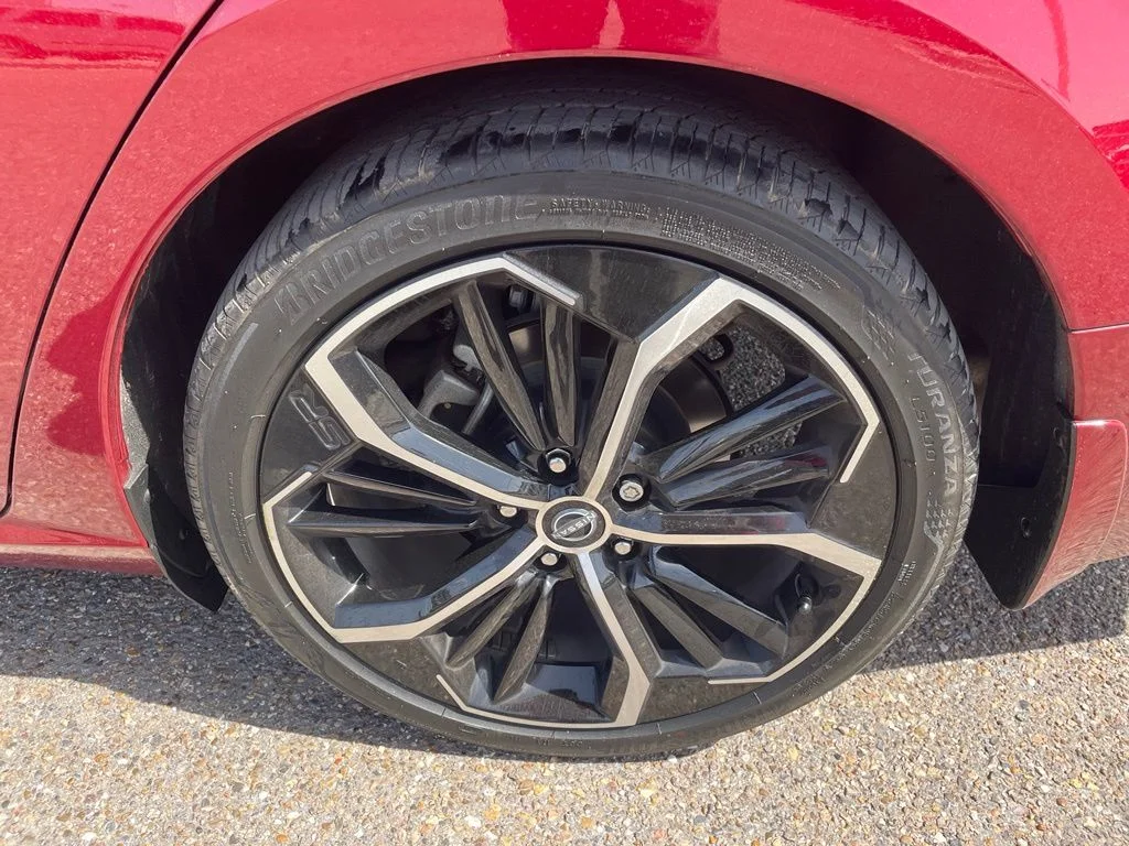Used 2024 Red Nissan 2.5 SR image 17