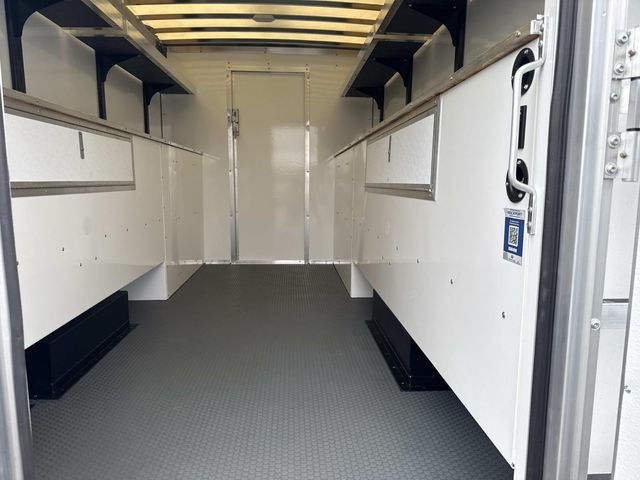 New 2026 Oxford White Ford E-350 SRW image 8