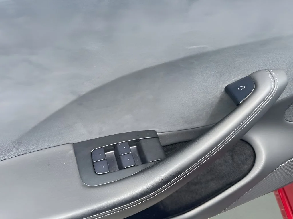 Used 2024  Tesla Long Range image 29