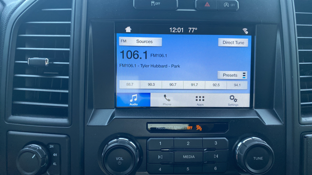Used 2018 Blue Jeans Metallic Ford XL image 15