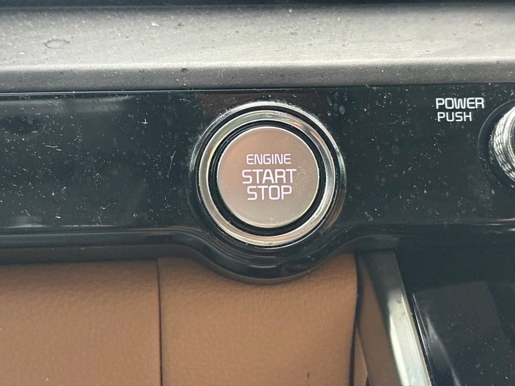 2022 Kia Carnival EX - Photo 23