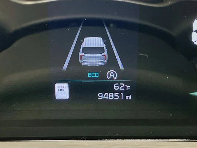 Used 2023 White Kia EX X-Line image 15