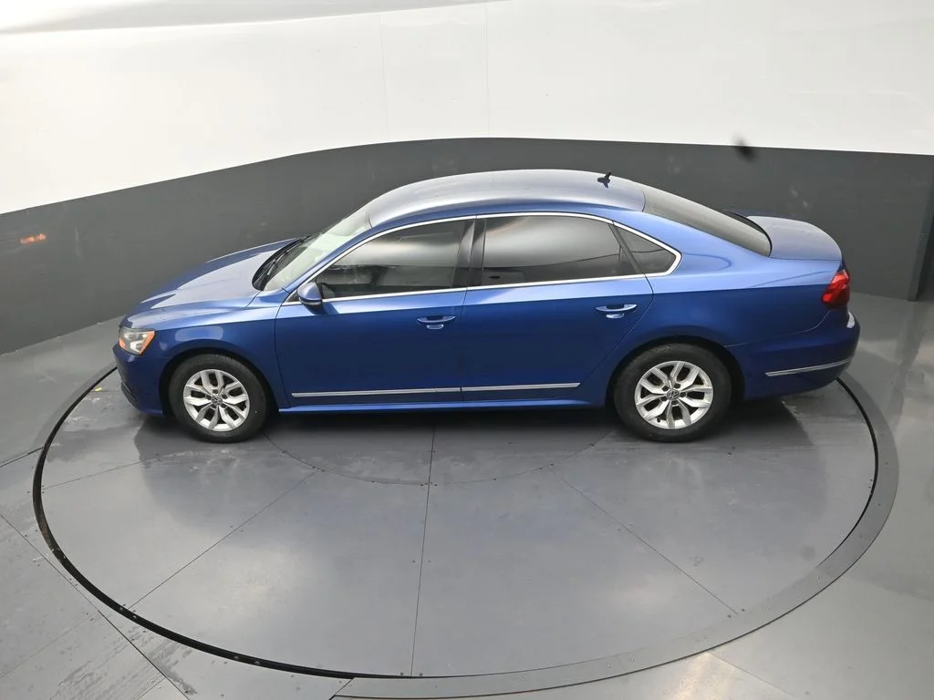 Used 2017 Blue Volkswagen 1.8T S image 18