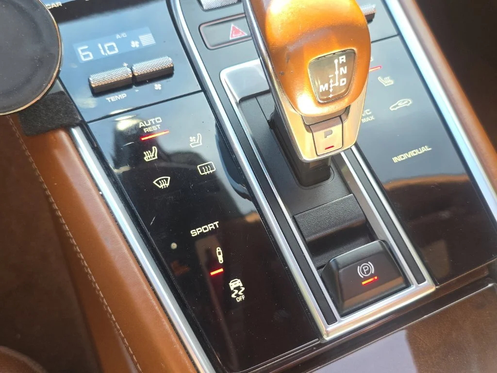 Used 2018  Porsche  image 28