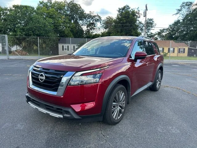 Used 2025 Red Nissan SL image 1
