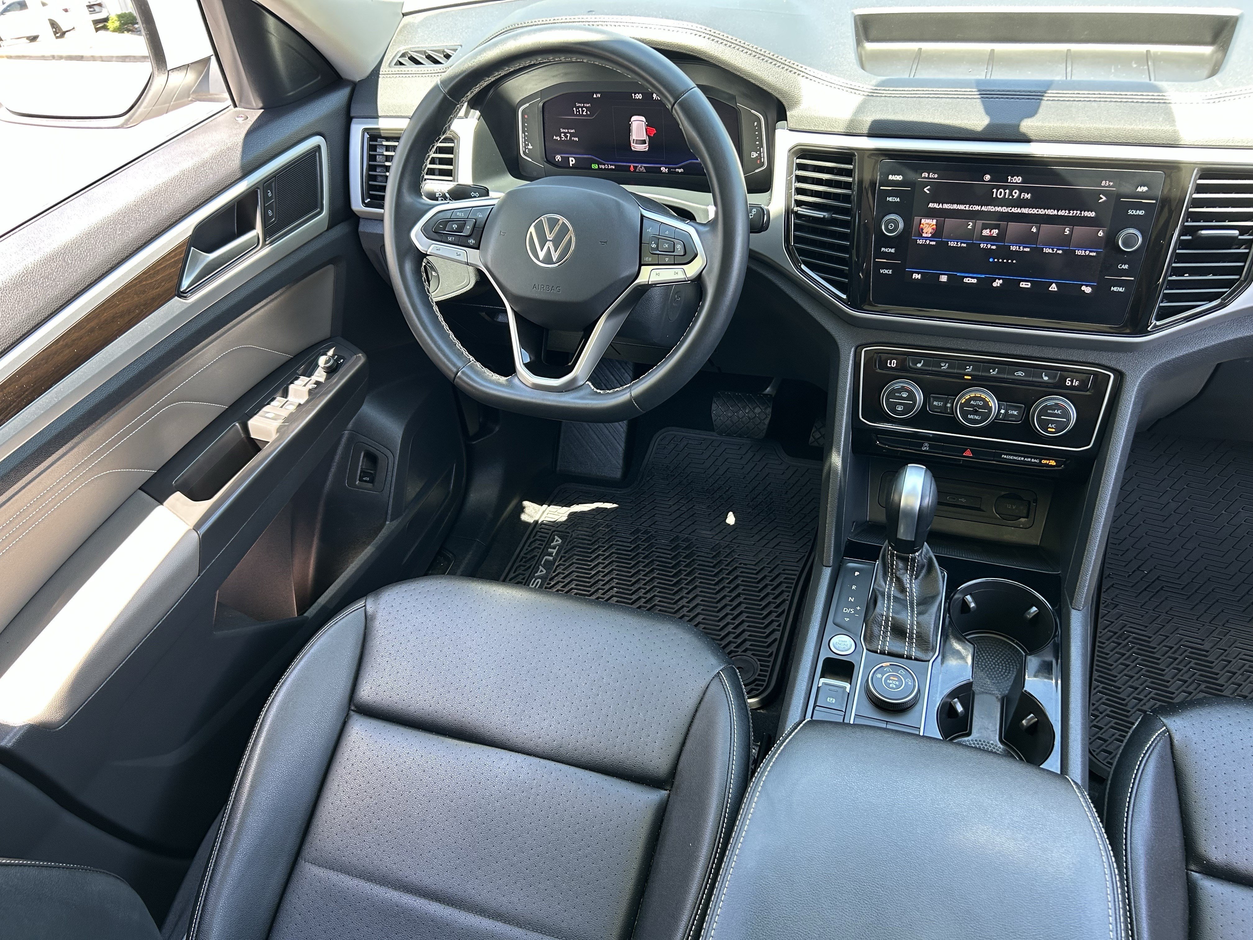 Used 2023 White Volkswagen 3.6L V6 SE w/Technology image 12