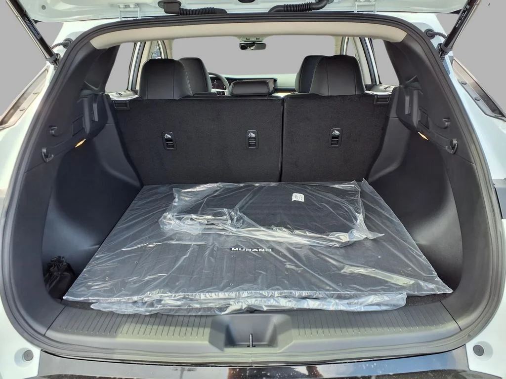 New 2026 Everest White Pearl TriCoat Nissan Platinum image 26