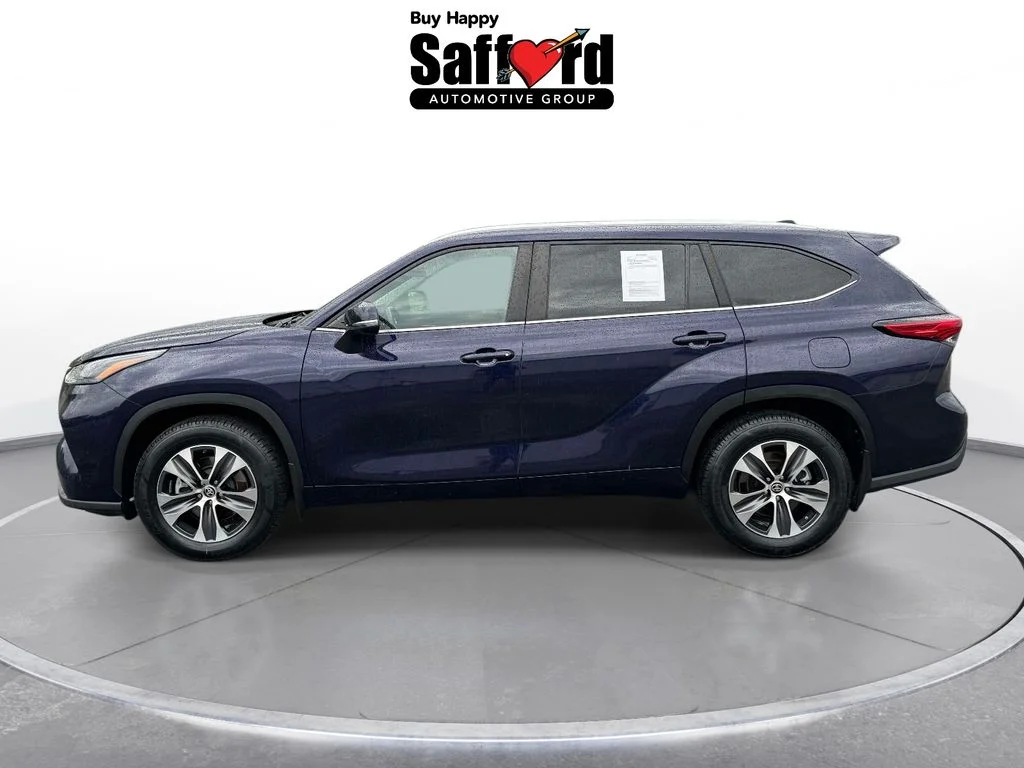 Used 2023  Toyota XLE image 5