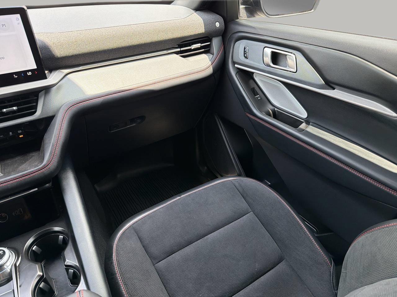 Used 2025 Carbonized Gray Metallic Ford ST image 17