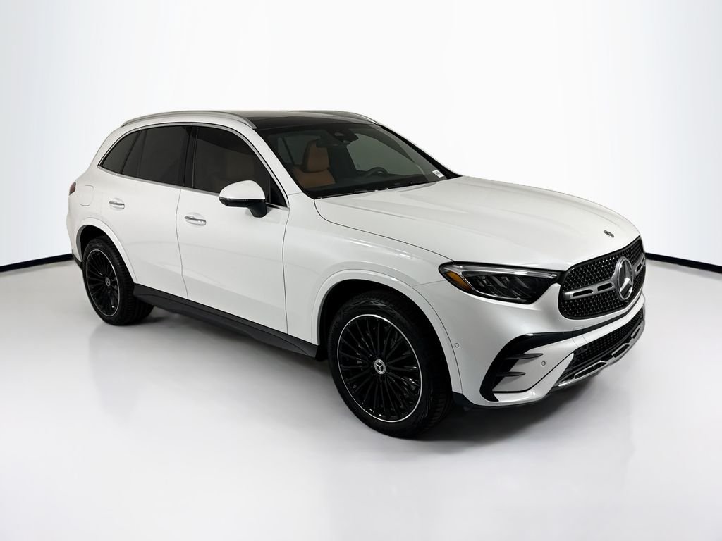 New 2027 Moonlight White Metallic Mercedes-Benz GLC 300 image 3