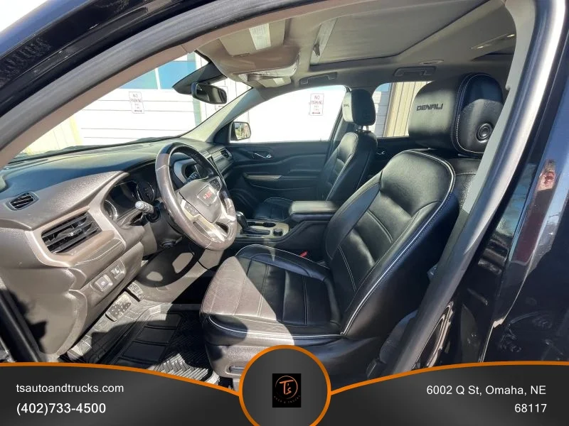 2018 GMC Acadia Denali - Photo 13