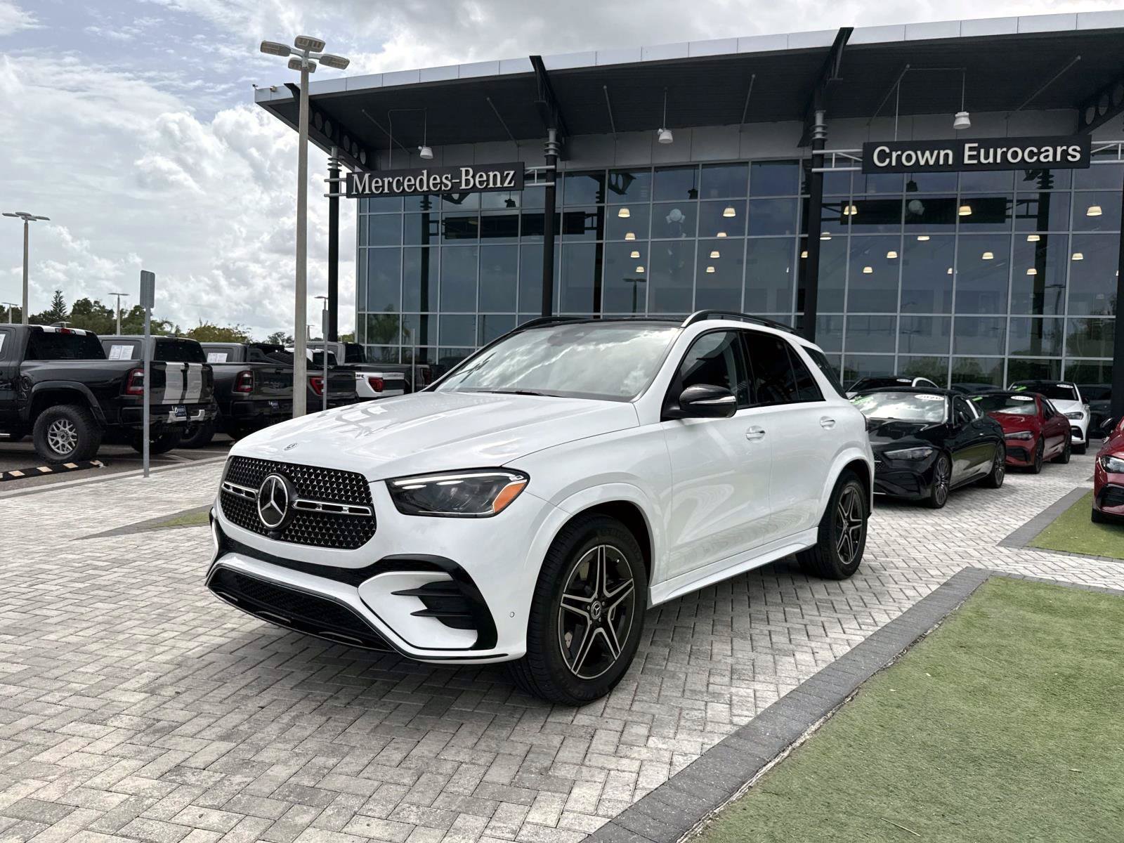 New 2026 Moonlight White Mercedes-Benz 350 4MATIC® SUV image 2