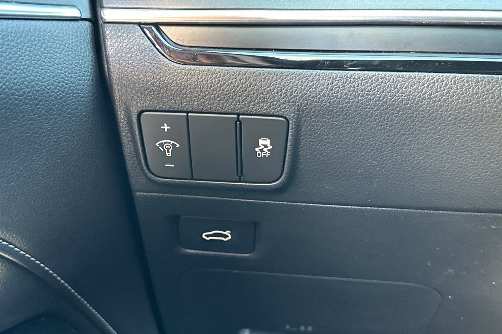 Used 2025 Black Kia GT-Line image 29