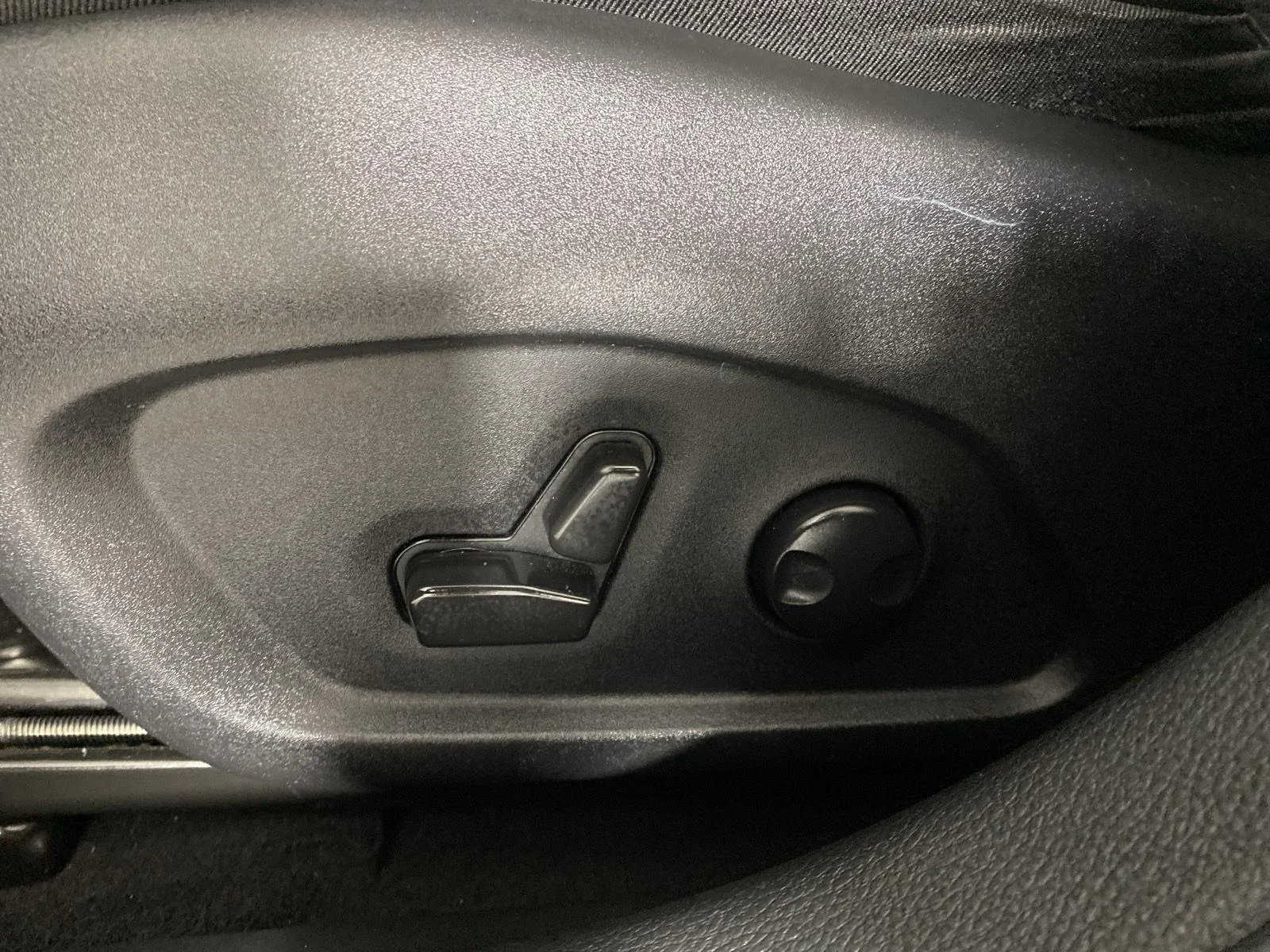 Used 2023 Granite Crystal Metallic Clearcoat Jeep Altitude image 14