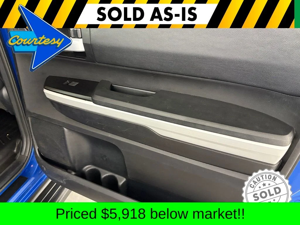 Used 2018 Blue Toyota SR5 image 38
