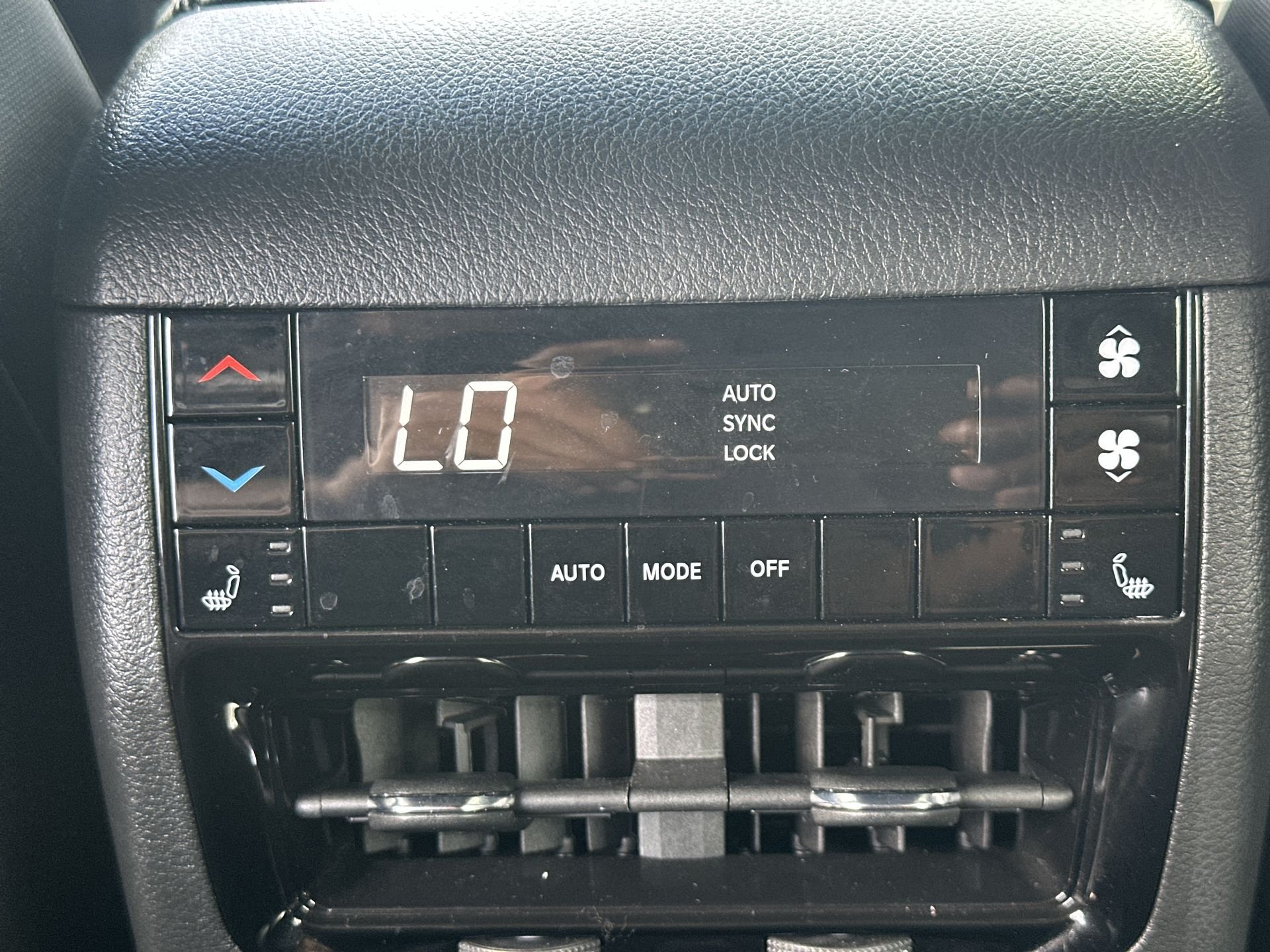 Used 2024 Black Jeep Limited image 19