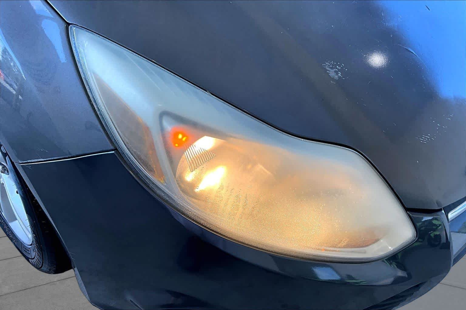 Used 2014 Sterling Gray Metallic Ford SE image 25