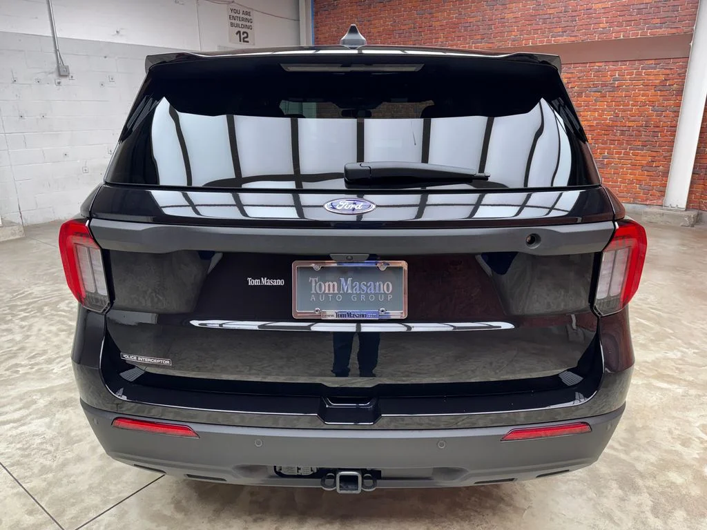 New 2026 Black Ford Base image 5