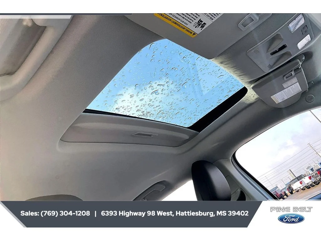 New 2026 Oxford White Ford Lariat® image 17
