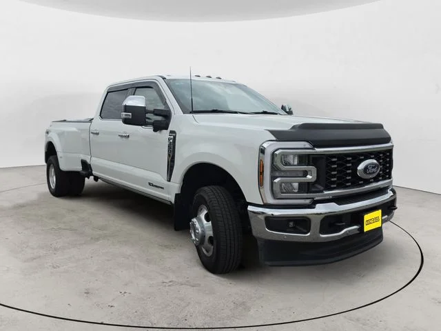 Certified Used 2025  Ford King Ranch image 3