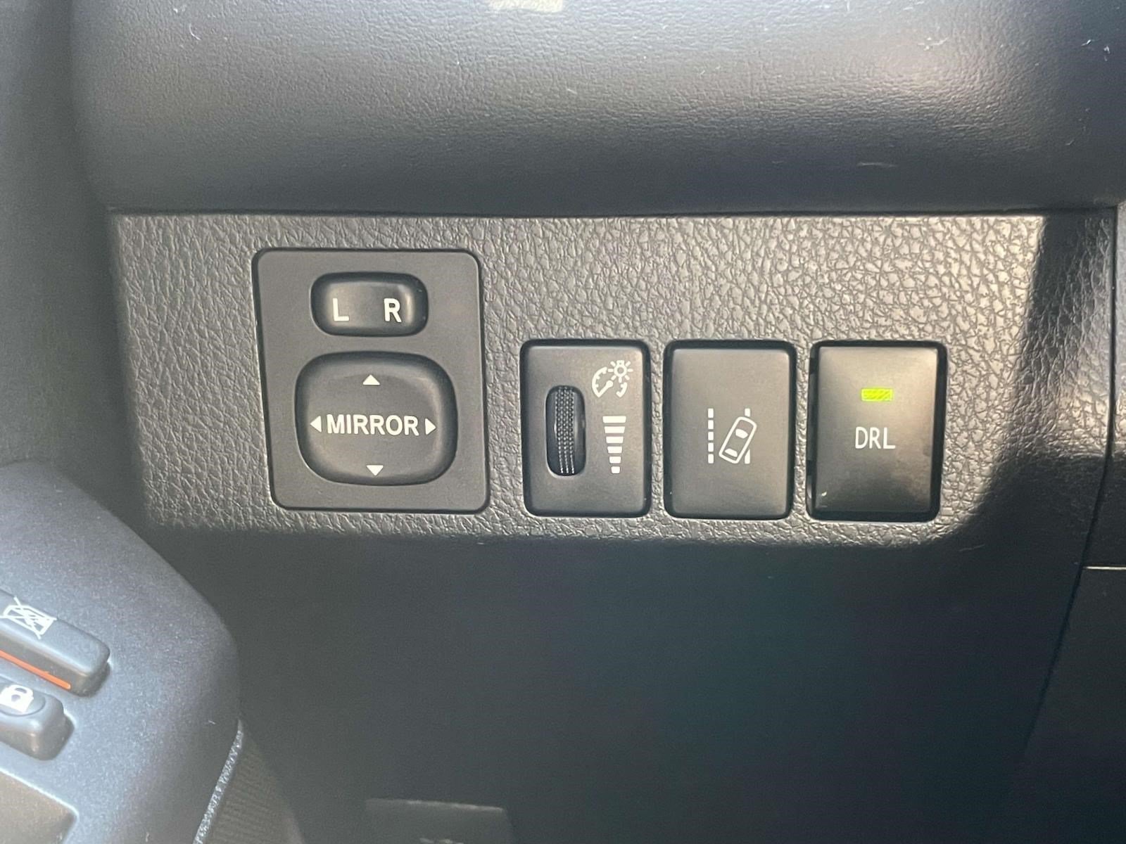 Used 2017 Gray Toyota XLE image 19