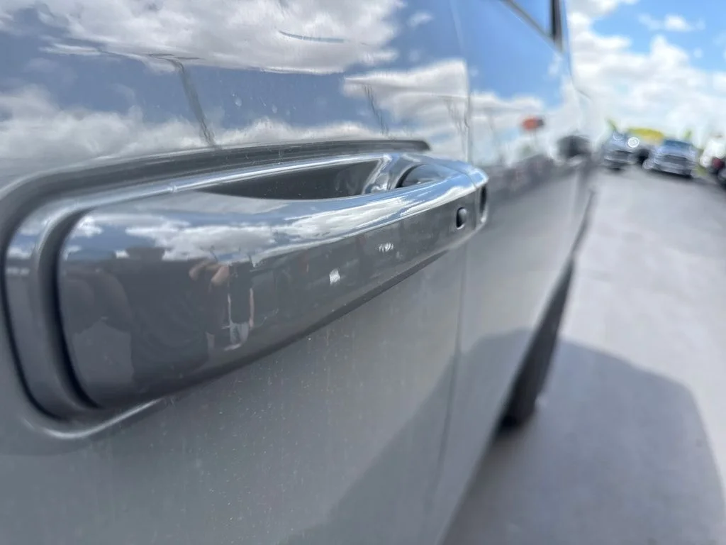 New 2026 Ceramic Gray Clear-Coat Exterior Paint RAM LARAMIE image 10