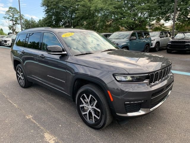 Used 2023 Gray Jeep Limited image 9