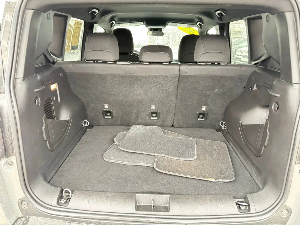 Used 2021 Gray Jeep Latitude image 23