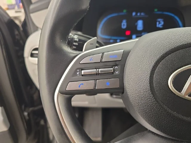 Used 2025 Abyss Black Pearl Hyundai SEL image 30